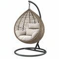 Poltrona sospesa 95 x 95 x 195 cm in rattan sintetico beige con struttura in metallo nero per relax da interno